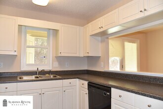 5253 Falling Creek Ln in Birmingham, AL - Building Photo - Building Photo