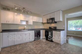 601 E Nettleton Ave in Independence, MO - Building Photo - Building Photo