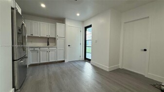 17310 SW 109th Ave in Miami, FL - Building Photo