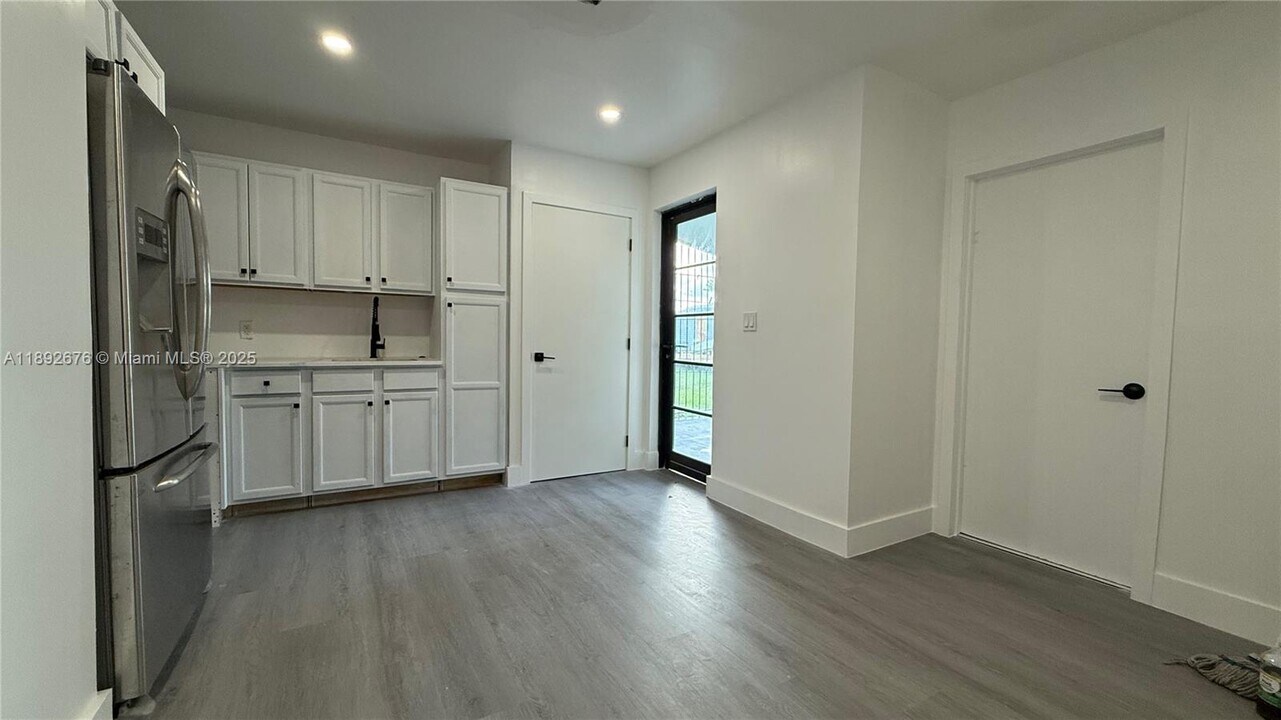 17310 SW 109th Ave in Miami, FL - Building Photo