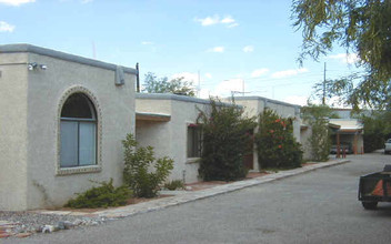 Herold Square Apartments in Tucson, AZ - Foto de edificio - Building Photo