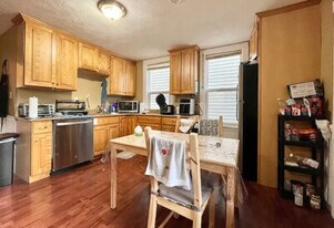 8 Eldora St, Unit #2 in Boston, MA - Building Photo