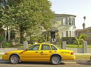 1160 S Norton Ave in Los Angeles, CA - Foto de edificio - Building Photo