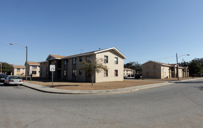 Simon F Frazier Homes in Savannah, GA - Foto de edificio - Building Photo