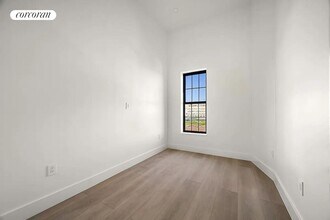 266 Stagg St in Brooklyn, NY - Building Photo - Building Photo