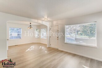 225 Reuter Ln in Forest Grove, OR - Building Photo - Building Photo