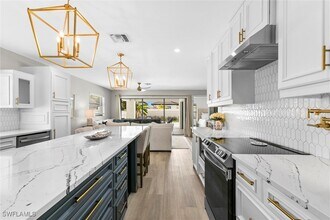 646 109th Ave N in Naples, FL - Building Photo - Building Photo