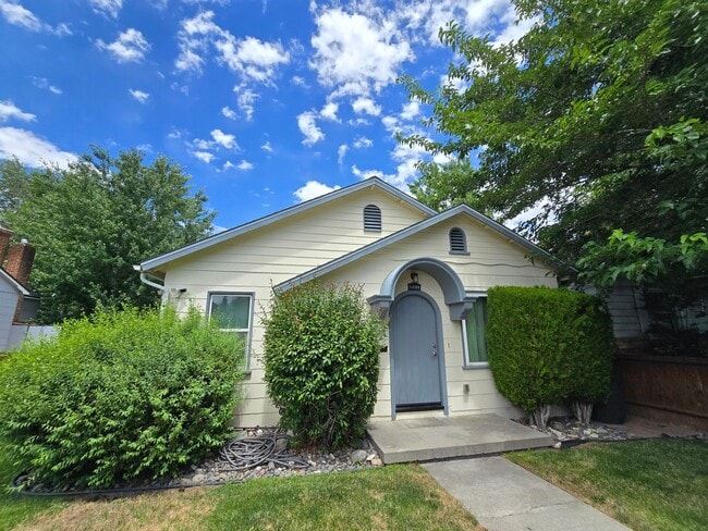 231 W Arroyo St in Reno, NV - Building Photo - Building Photo