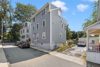 77 Pope St in Newport, RI - Building Photo - Building Photo