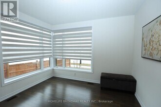 2 Rosanne Cir in Wasaga Beach, ON - Building Photo - Building Photo