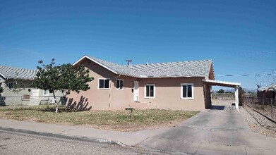 592 N Eucalyptus Ave in Blythe, CA - Building Photo - Building Photo