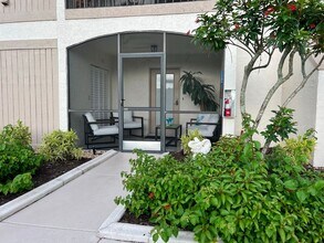 13268 Whitehaven Ln-Unit -13268 Whitehaven Ln, 102 in Ft. Myers, FL - Building Photo - Building Photo