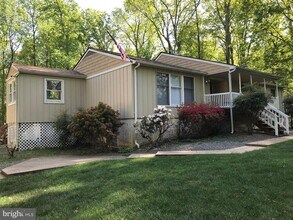 41329 Red Hill Rd in Leesburg, VA - Building Photo - Building Photo