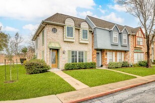 11002 Hammerly Blvd in Houston, TX - Building Photo