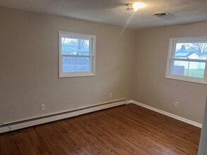 913 Curtis Ave in Joliet, IL - Building Photo - Building Photo