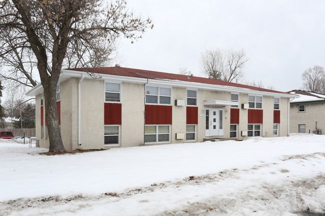 6393 Highway 65 NE in Fridley, MN - Building Photo - Building Photo