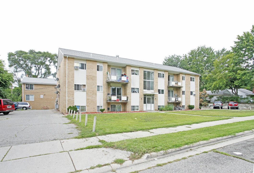 Brownell Apartments in Utica, MI - Building Photo