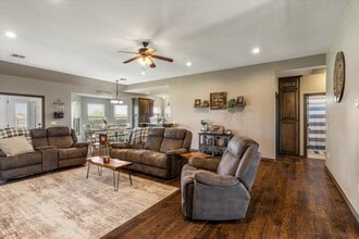 8398 SW Sun Valley Dr in Lawton, OK - Building Photo - Building Photo