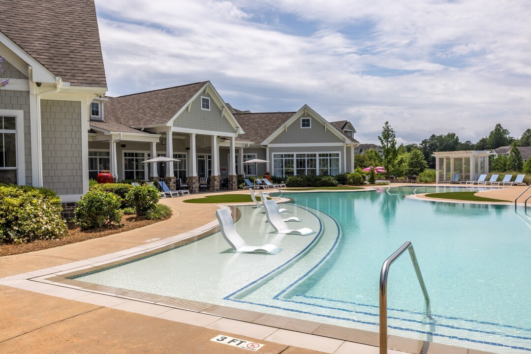 Lakeside Village Apartments in Midland, GA - Building Photo