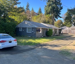 103 Lake Louise Dr SW in Lakewood, WA - Building Photo - Building Photo