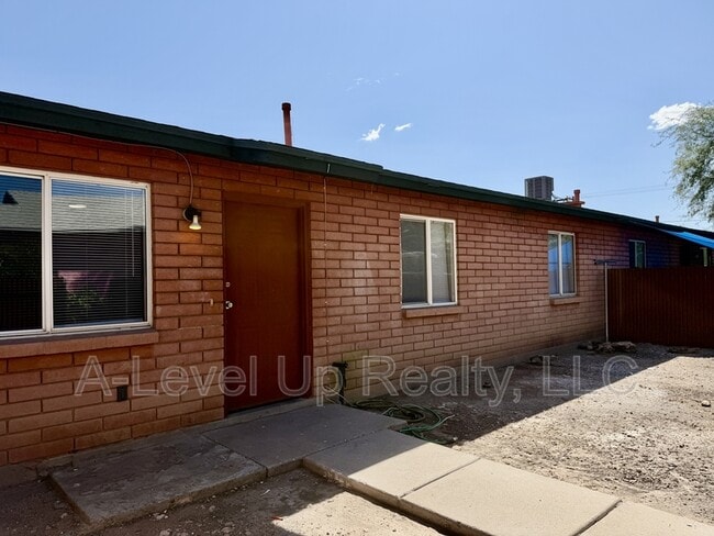 property at 1044 S 4th Ave
