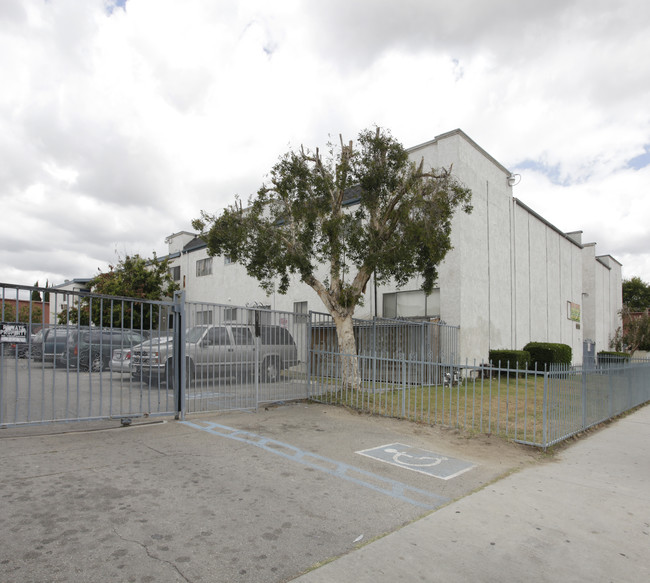 12001 - 12021 Allegheny Street Apartments in Sun Valley, CA - Building Photo - Building Photo