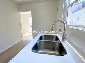 2133 W Columbia St in Long Beach, CA - Building Photo - Building Photo