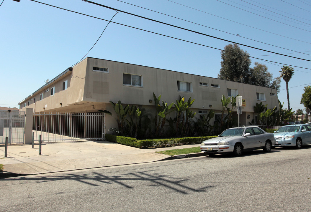 939 S Myrtle Ave in Inglewood, CA - Foto de edificio