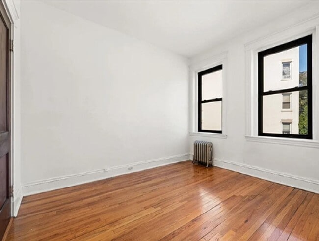 69 Quint Ave in Boston, MA - Foto de edificio - Building Photo