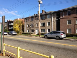 2351-2357 Brownsville Rd in Pittsburgh, PA - Building Photo - Building Photo