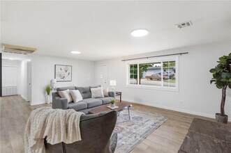 701 NW Ford Ln in Bentonville, AR - Building Photo - Building Photo