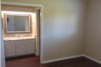 3900 Windwood Cir in Bryan, TX - Building Photo - Building Photo