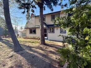 28762 Cedar Dr in Lake Arrowhead, CA - Building Photo - Building Photo