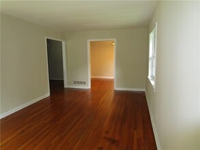 1147 Enota Cir NE in Gainesville, GA - Building Photo - Building Photo