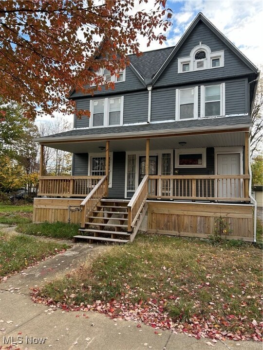 7608 Lawnview Ave in Cleveland, OH - Building Photo