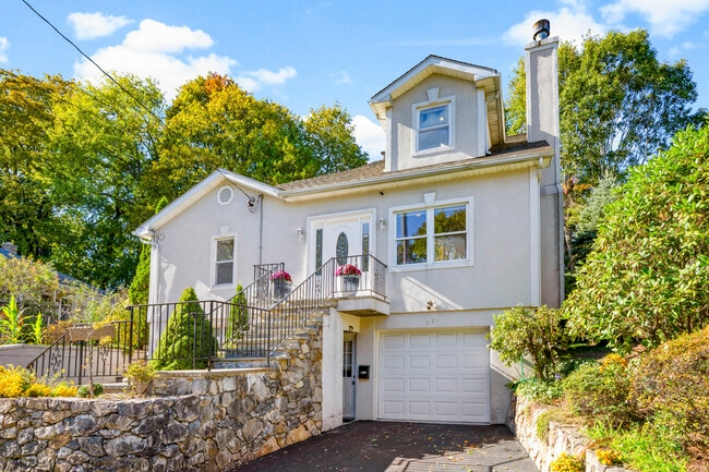 property at 528 N Wagner Ave