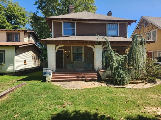 property at 2217 S Battery St