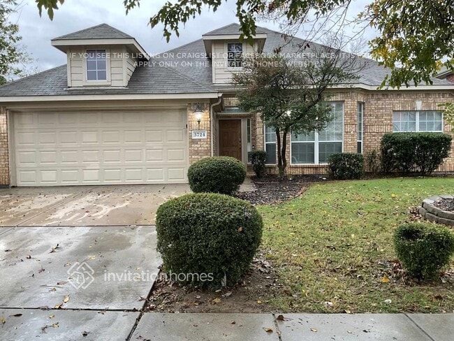 property at 3724 Queenswood Ct