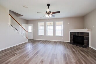 5222 Rio Dr in Baytown, TX - Building Photo - Building Photo