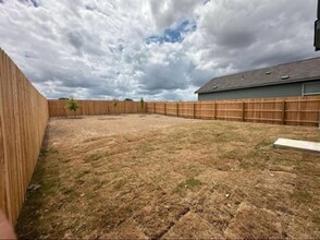 5221 Monarch Bnd in San Antonio, TX - Building Photo - Building Photo