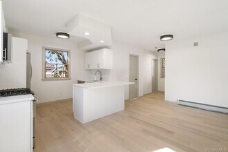 7 N Dearman St in Irvington, NY - Building Photo - Building Photo