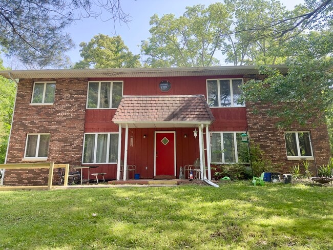 property at 728 N Vine St
