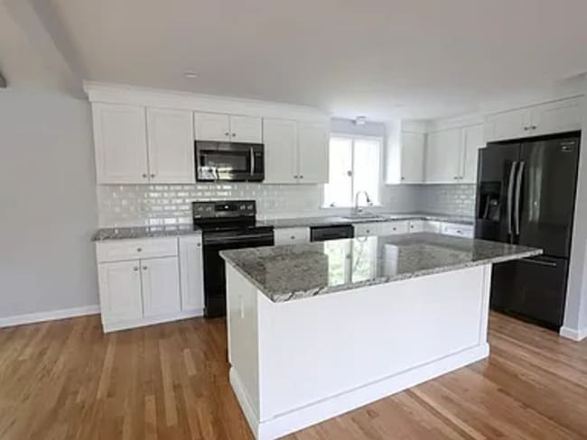 56 Overlook Dr in Framingham, MA - Building Photo - Building Photo
