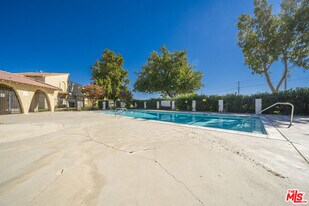 43609 Stanridge Ave in Lancaster, CA - Building Photo