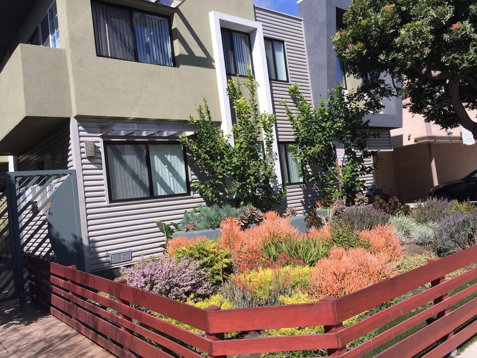 12727 Matteson Ave, Unit 5 in Los Angeles, CA - Building Photo