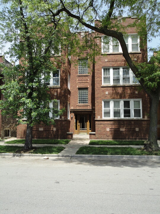 1510 E 73rd St in Chicago, IL - Building Photo