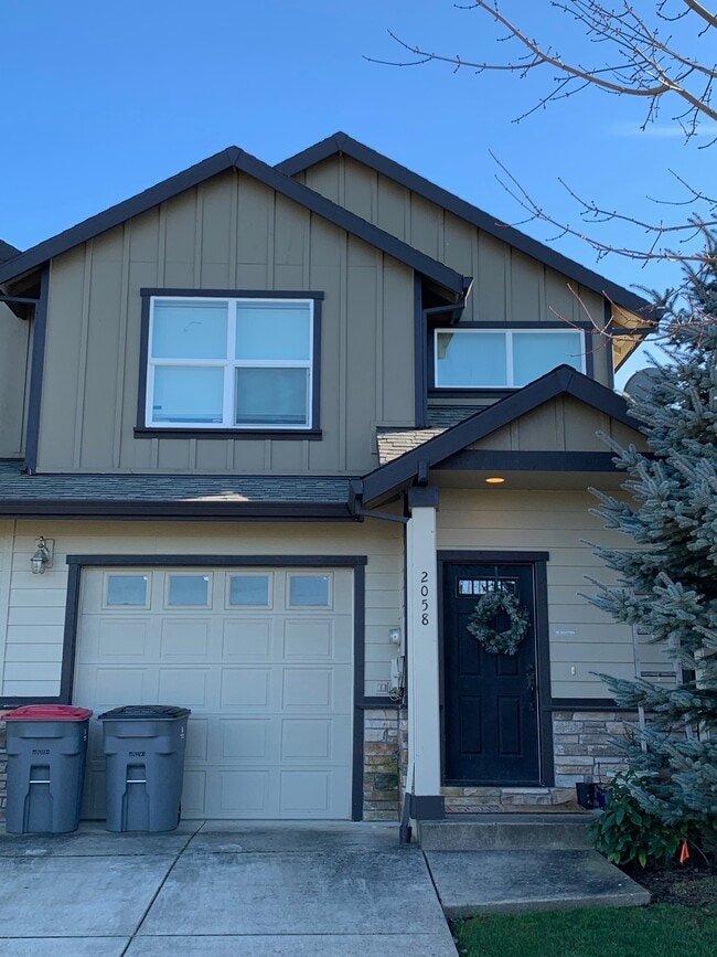 2062 NW Kale Way in McMinnville, OR - Building Photo - Building Photo