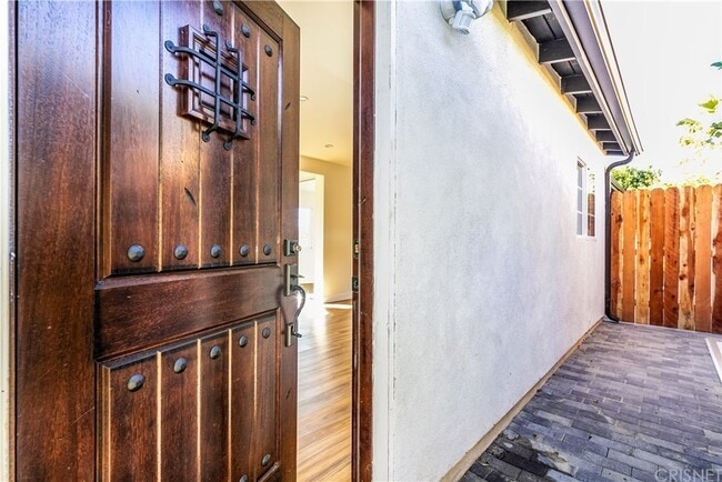 7039 Bevis Ave in Van Nuys, CA - Building Photo - Building Photo