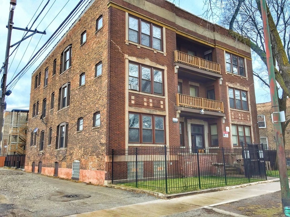 6240-6242 S Vernon St in Chicago, IL - Building Photo