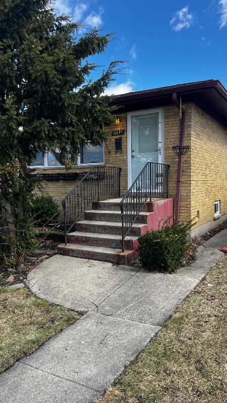 property at 11635 S Justine St